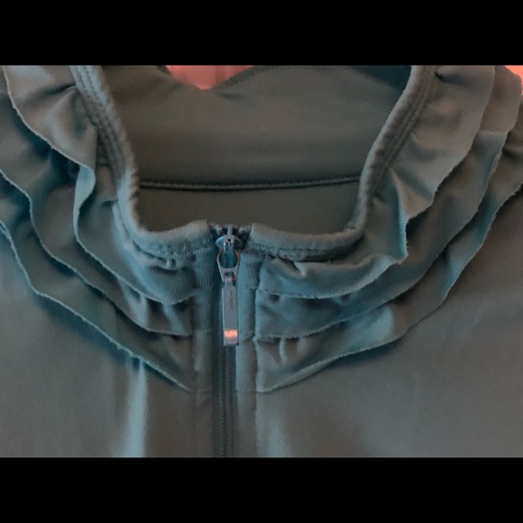 Cute Reebok jacket - Picture 2 of 3